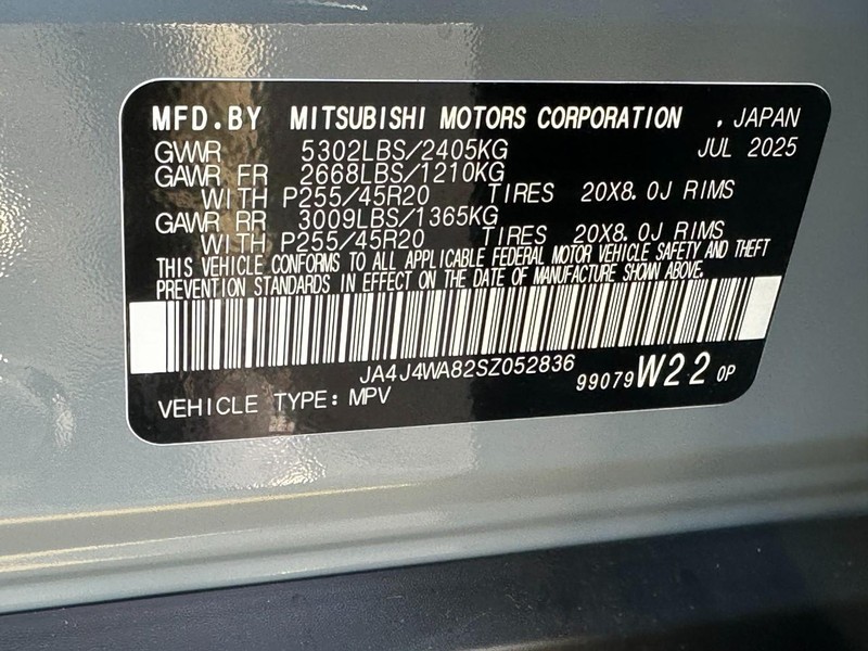 Mitsubishi Outlander Vehicle Full-screen Gallery Image 19