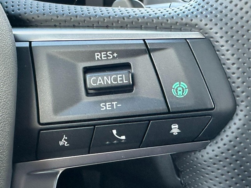 Mitsubishi Outlander Vehicle Full-screen Gallery Image 13