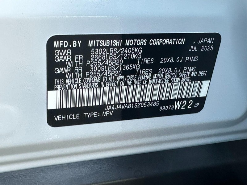 Mitsubishi Outlander Vehicle Full-screen Gallery Image 17