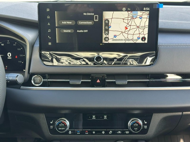 Mitsubishi Outlander Vehicle Full-screen Gallery Image 8