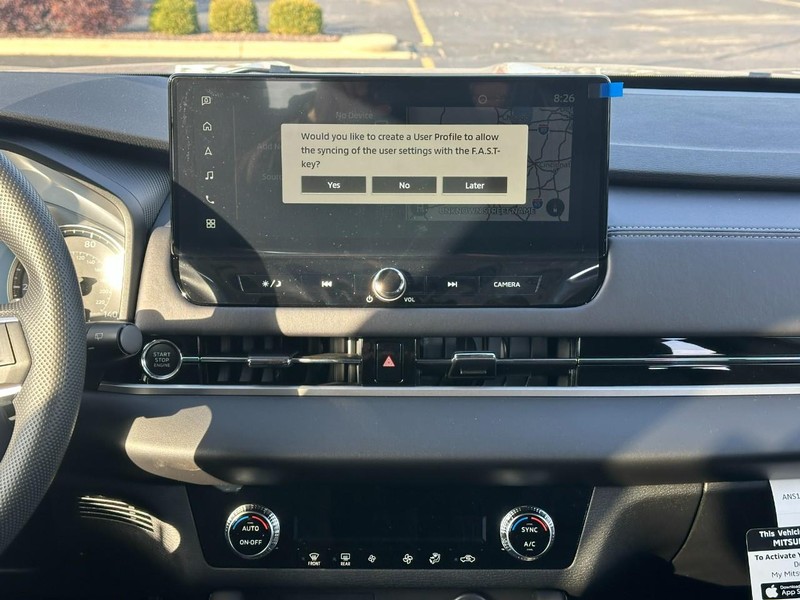 Mitsubishi Outlander Vehicle Full-screen Gallery Image 7