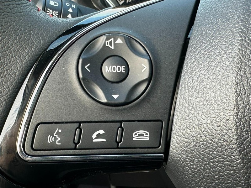 Mitsubishi Outlander Sport Vehicle Full-screen Gallery Image 11