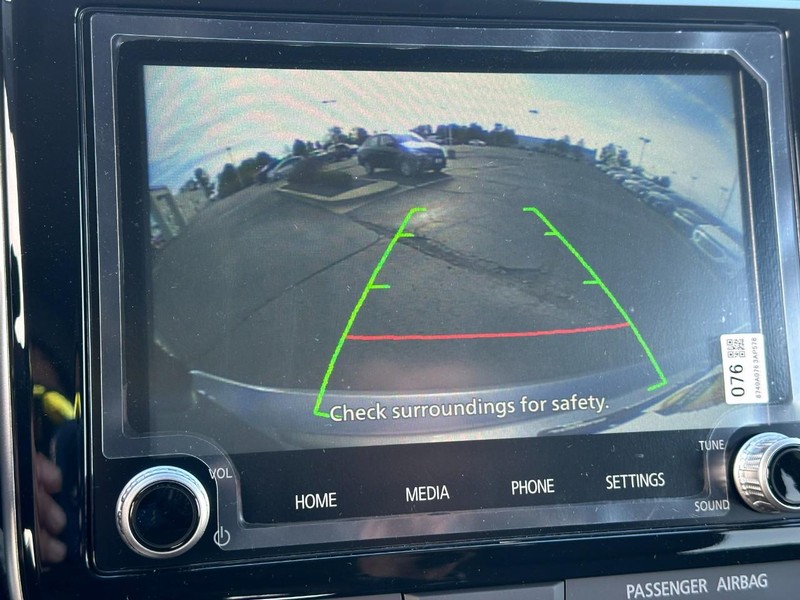 Mitsubishi Outlander Sport Vehicle Full-screen Gallery Image 15