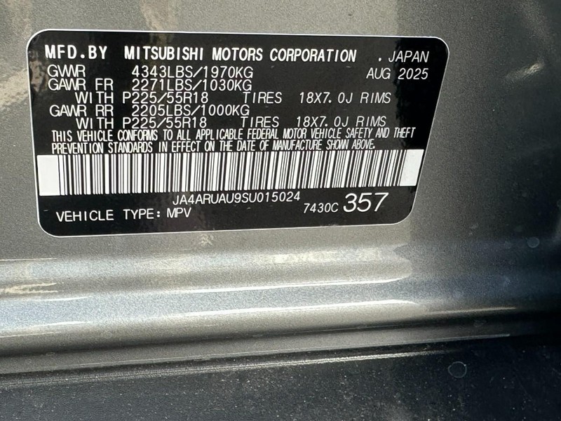 Mitsubishi Outlander Sport Vehicle Full-screen Gallery Image 16