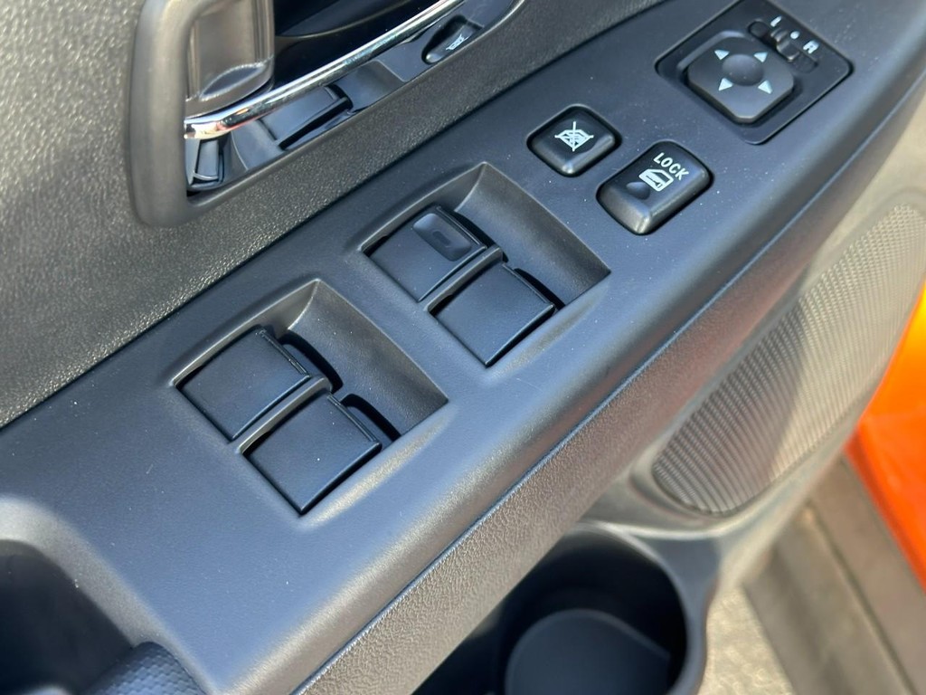 Mitsubishi Outlander Sport Vehicle Full-screen Gallery Image 9