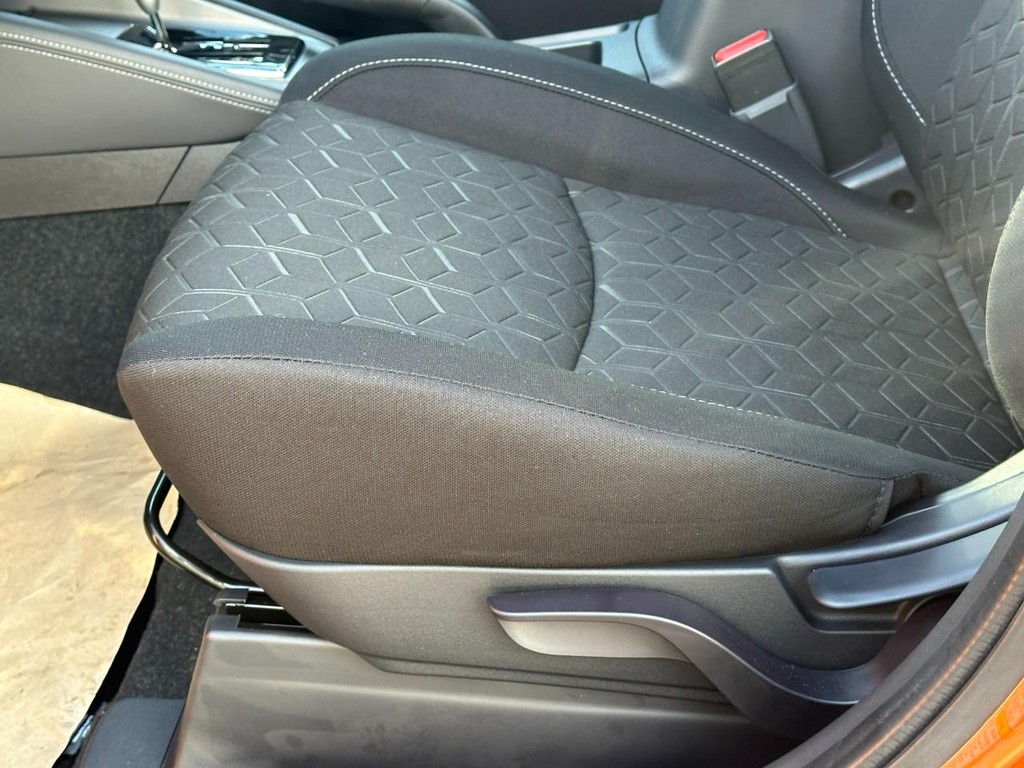 Mitsubishi Outlander Sport Vehicle Full-screen Gallery Image 10