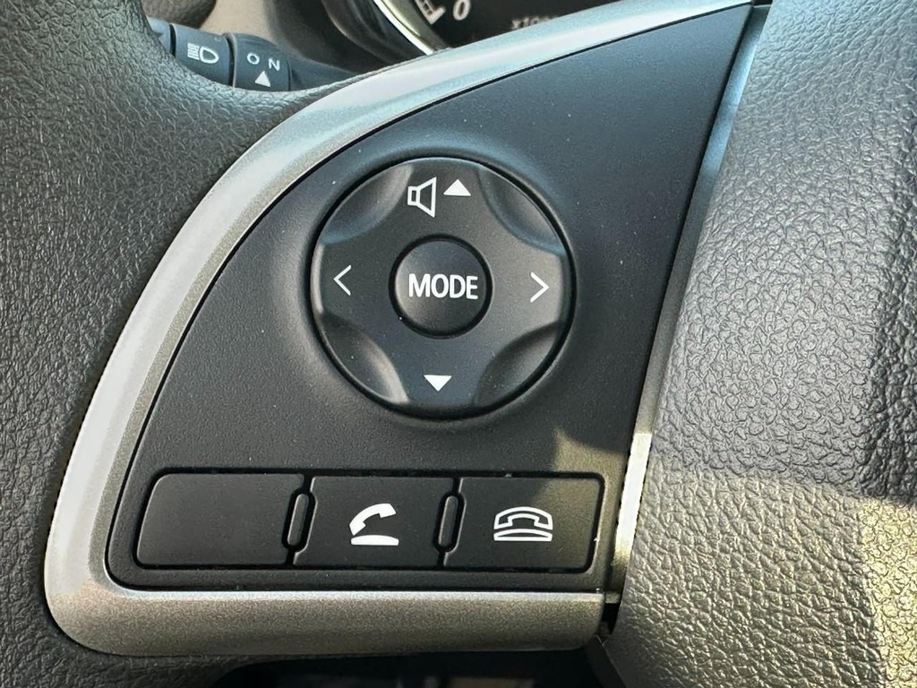 Mitsubishi Outlander Sport Vehicle Full-screen Gallery Image 11