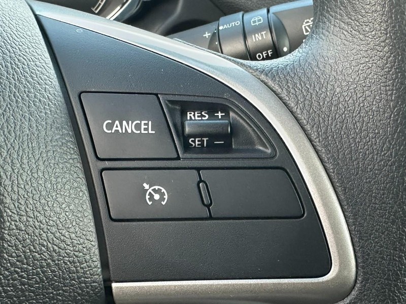 Mitsubishi Outlander Sport Vehicle Full-screen Gallery Image 12