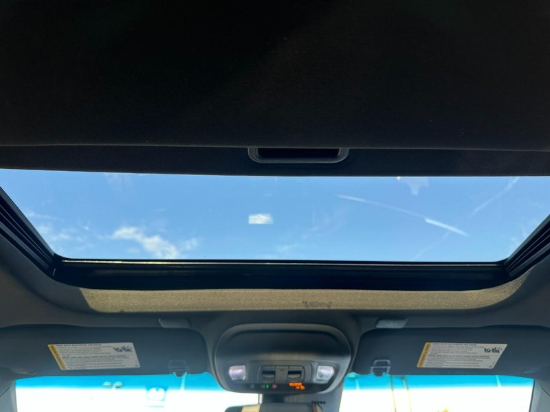 Cadillac CT4 Vehicle Full-screen Gallery Image 5