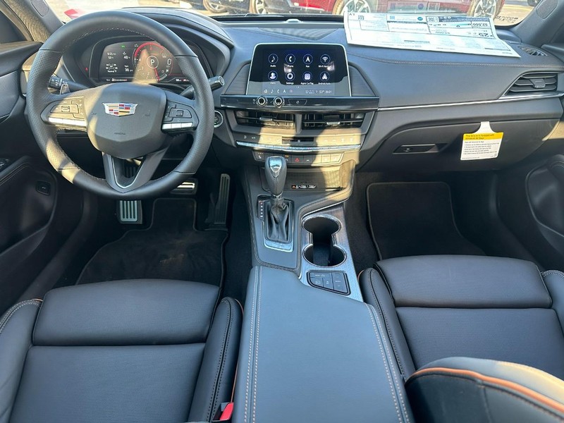 Cadillac CT4 Vehicle Full-screen Gallery Image 6