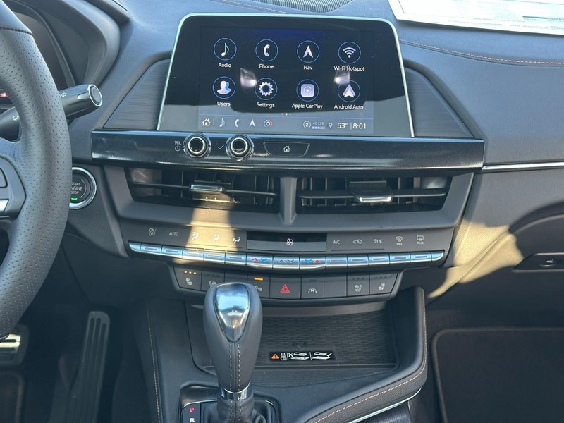 Cadillac CT4 Vehicle Full-screen Gallery Image 8