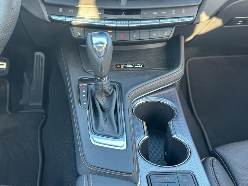 Cadillac CT4 Vehicle Full-screen Gallery Image 9