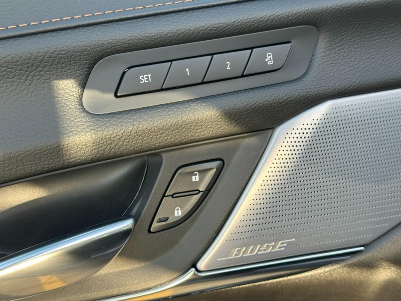 Cadillac CT4 Vehicle Full-screen Gallery Image 10