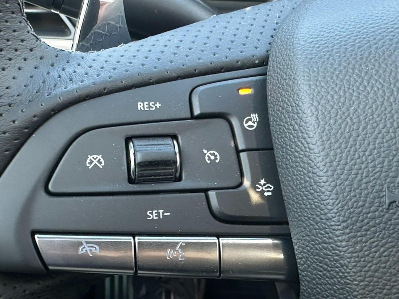 Cadillac CT4 Vehicle Full-screen Gallery Image 12