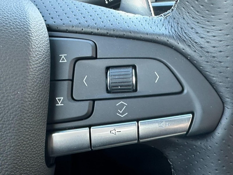 Cadillac CT4 Vehicle Full-screen Gallery Image 13