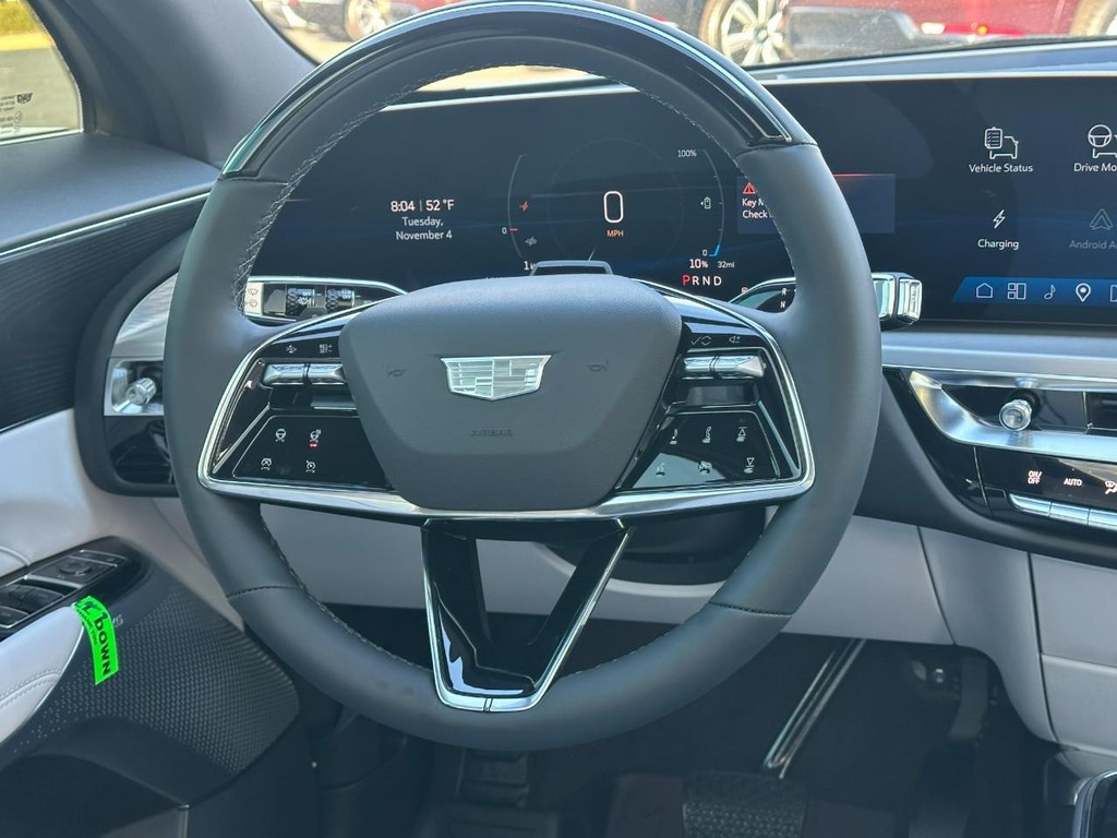 Cadillac LYRIQ Vehicle Full-screen Gallery Image 7