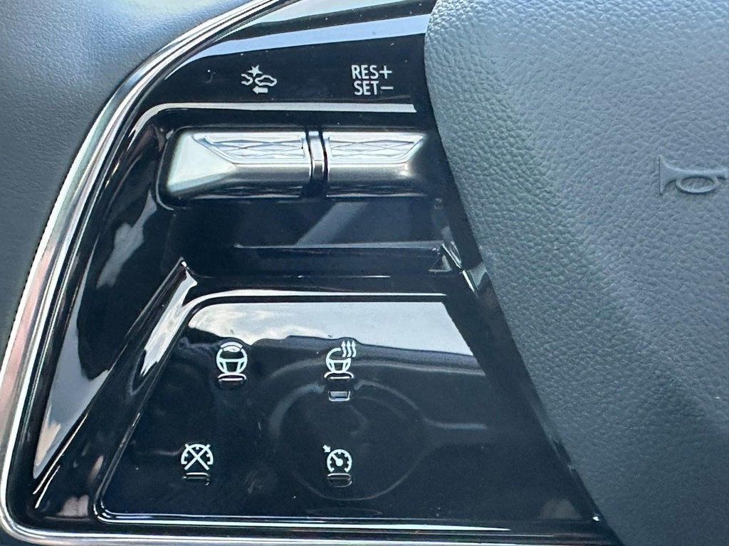 Cadillac LYRIQ Vehicle Full-screen Gallery Image 13