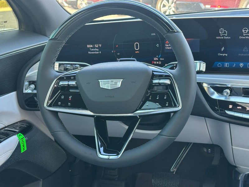 Cadillac LYRIQ Vehicle Full-screen Gallery Image 7