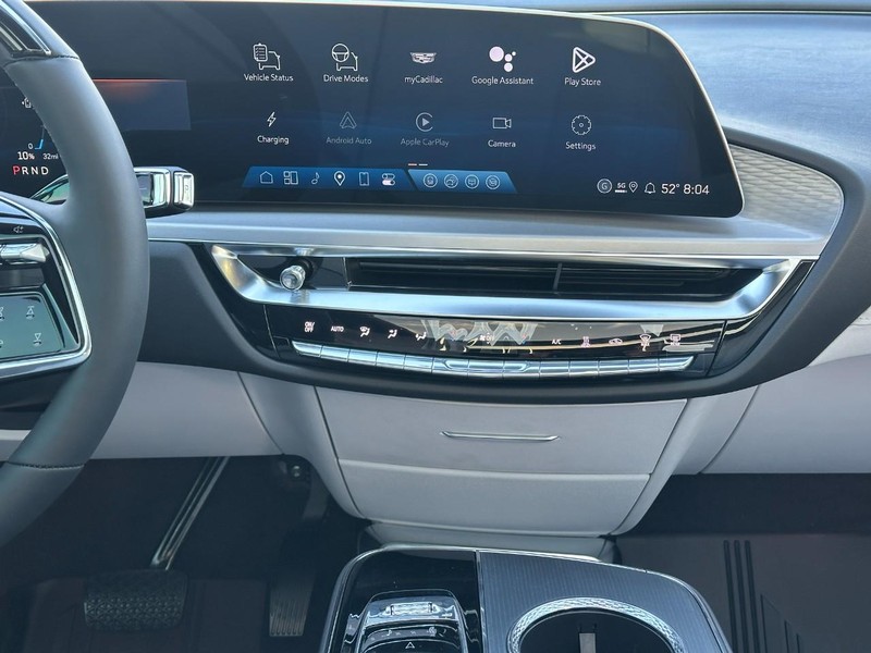 Cadillac LYRIQ Vehicle Full-screen Gallery Image 8