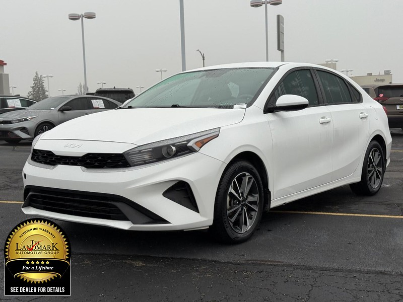 Kia Forte Vehicle Full-screen Gallery Image 8