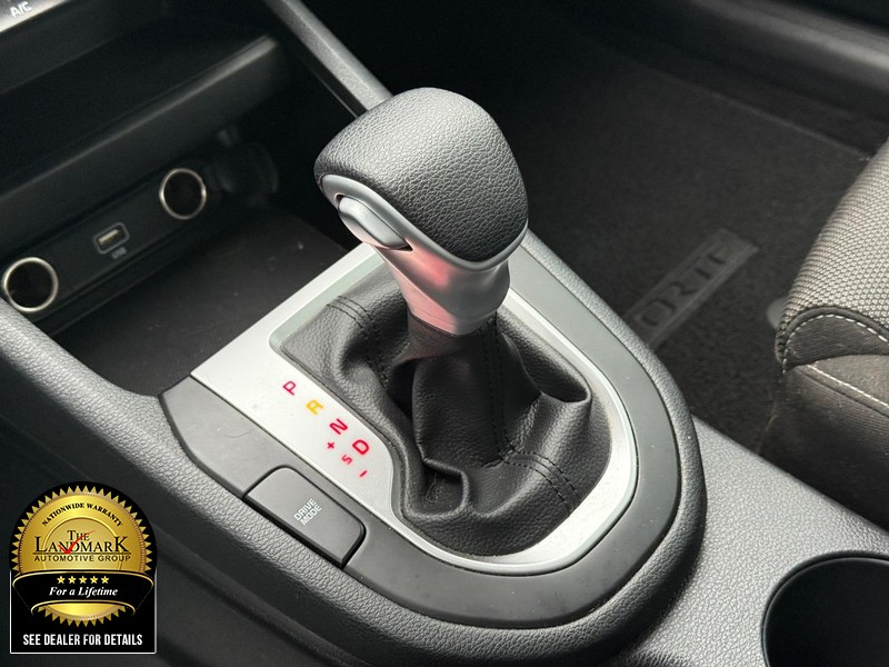 Kia Forte Vehicle Full-screen Gallery Image 18