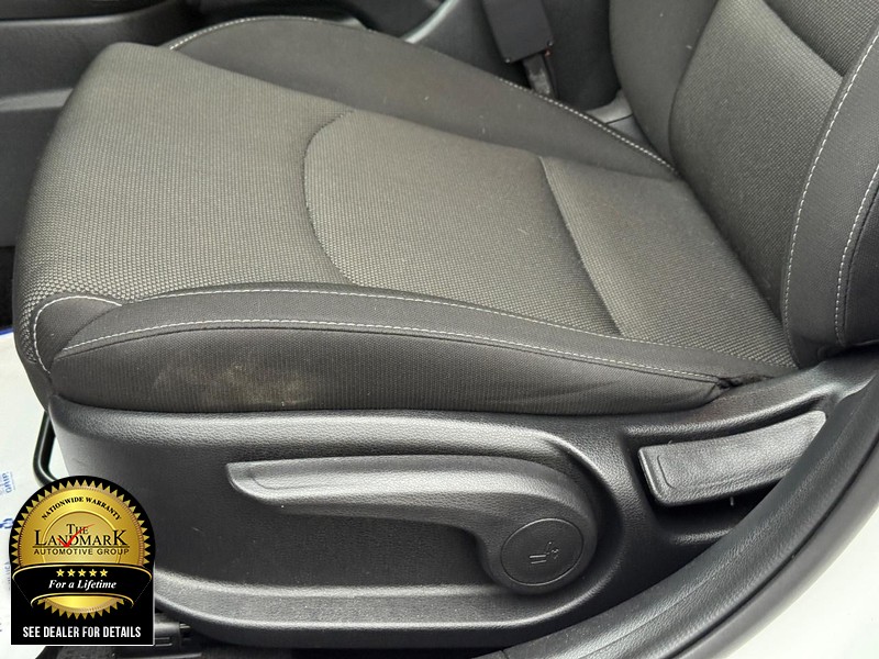 Kia Forte Vehicle Full-screen Gallery Image 22