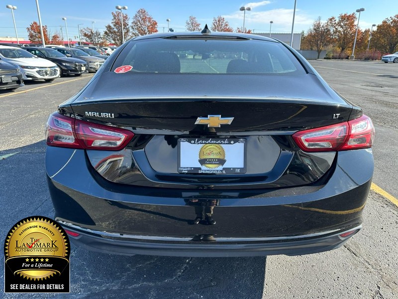 Chevrolet Malibu Vehicle Full-screen Gallery Image 4
