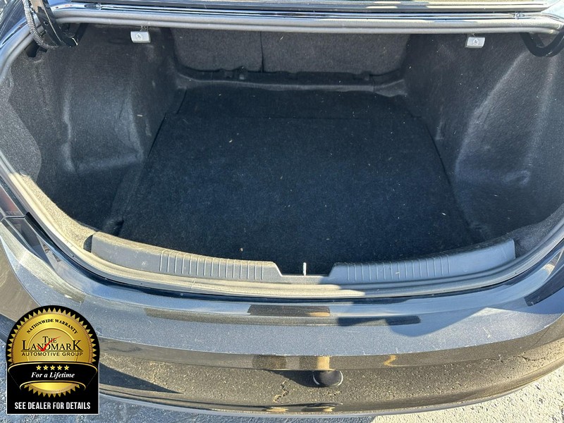 Chevrolet Malibu Vehicle Full-screen Gallery Image 5