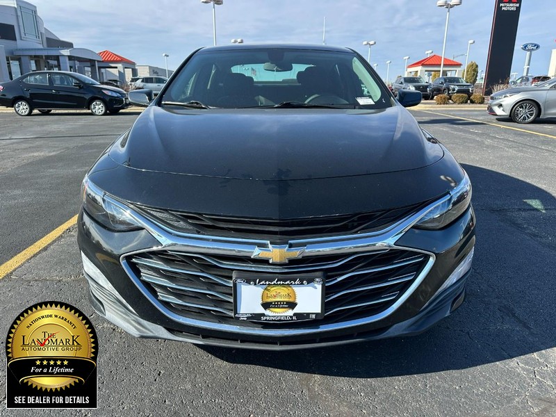 Chevrolet Malibu Vehicle Full-screen Gallery Image 9