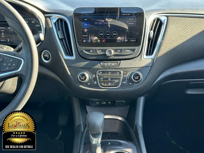 Chevrolet Malibu Vehicle Full-screen Gallery Image 13