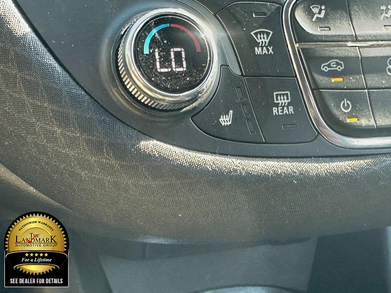 Chevrolet Malibu Vehicle Full-screen Gallery Image 21