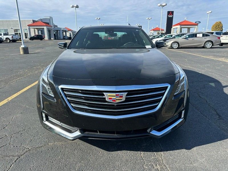 Cadillac CT6 Vehicle Full-screen Gallery Image 09