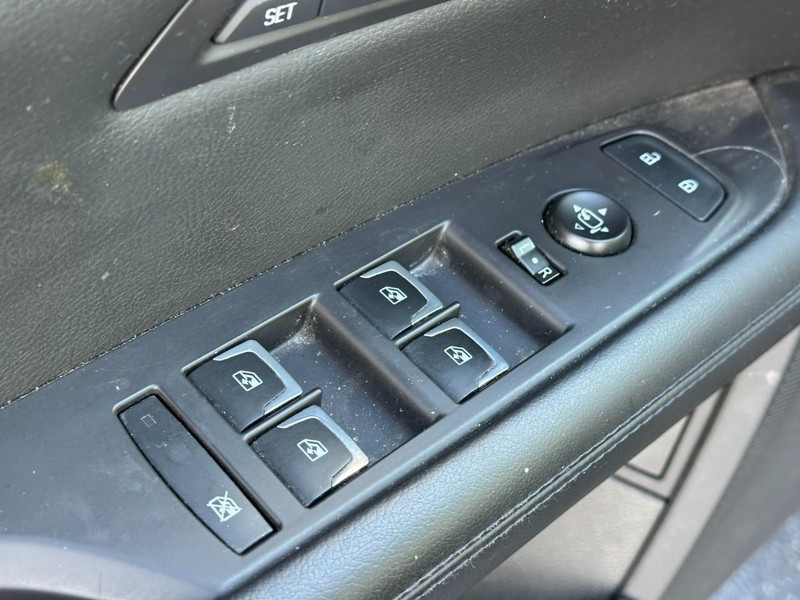 Cadillac CT6 Vehicle Full-screen Gallery Image 17