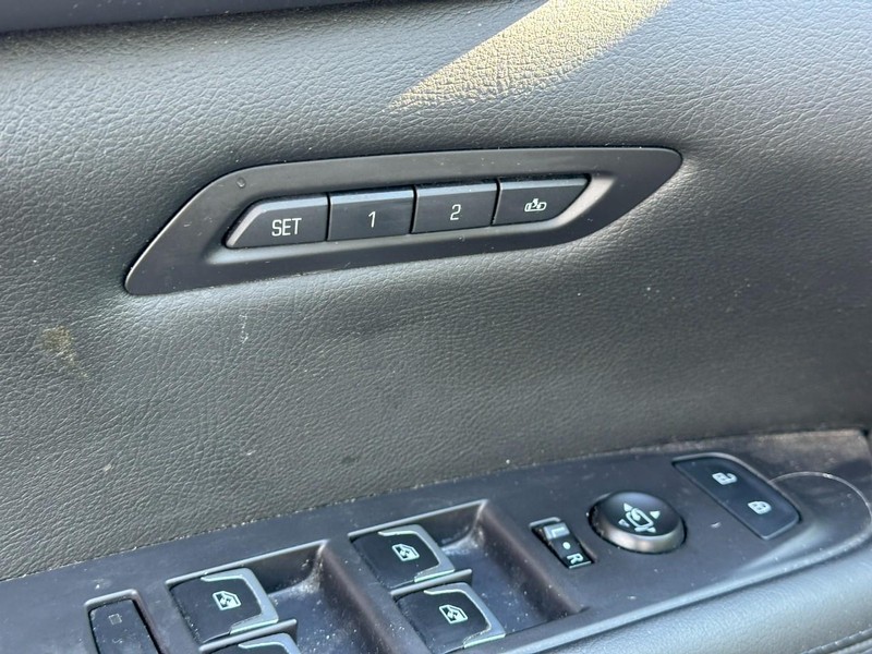 Cadillac CT6 Vehicle Full-screen Gallery Image 18