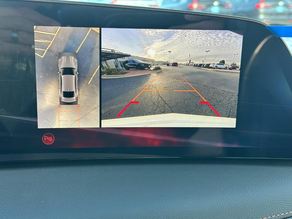 Cadillac CT5-V Vehicle Full-screen Gallery Image 18