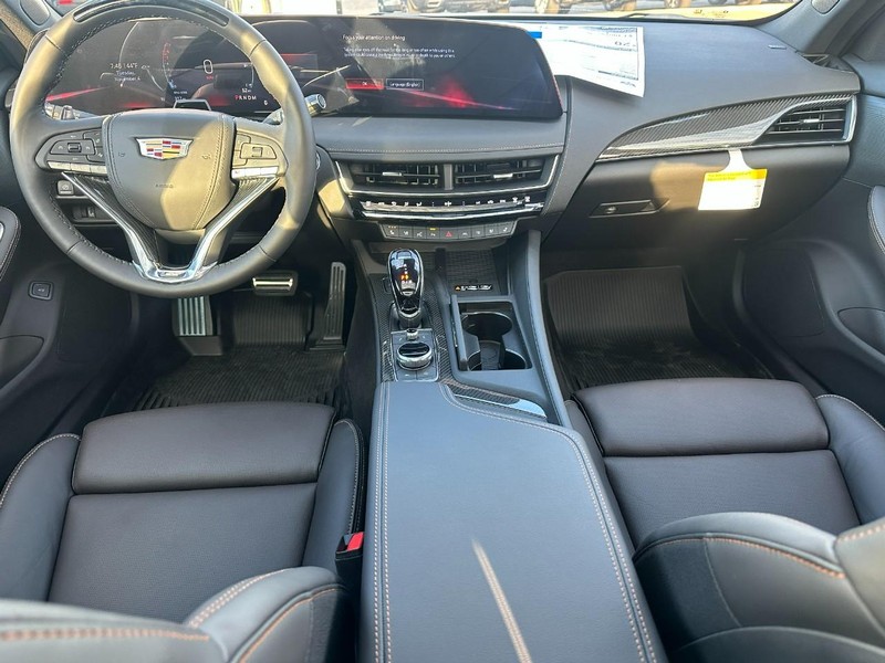 Cadillac CT5-V Vehicle Full-screen Gallery Image 6