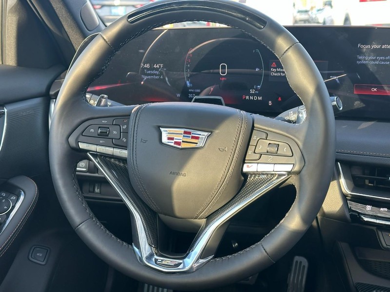 Cadillac CT5-V Vehicle Full-screen Gallery Image 7