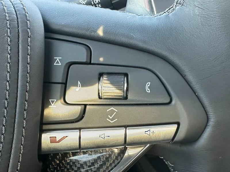 Cadillac CT5-V Vehicle Full-screen Gallery Image 14