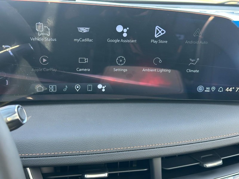 Cadillac CT5-V Vehicle Full-screen Gallery Image 16