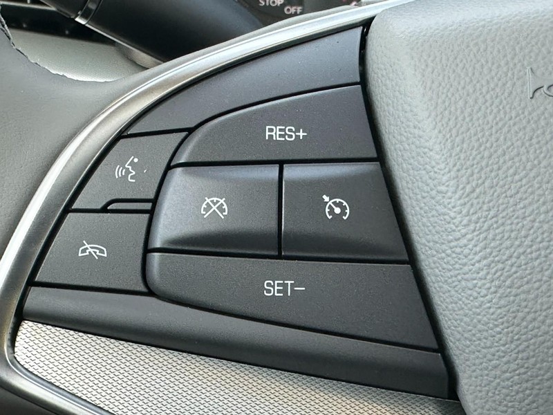 Cadillac XT5 Vehicle Full-screen Gallery Image 13