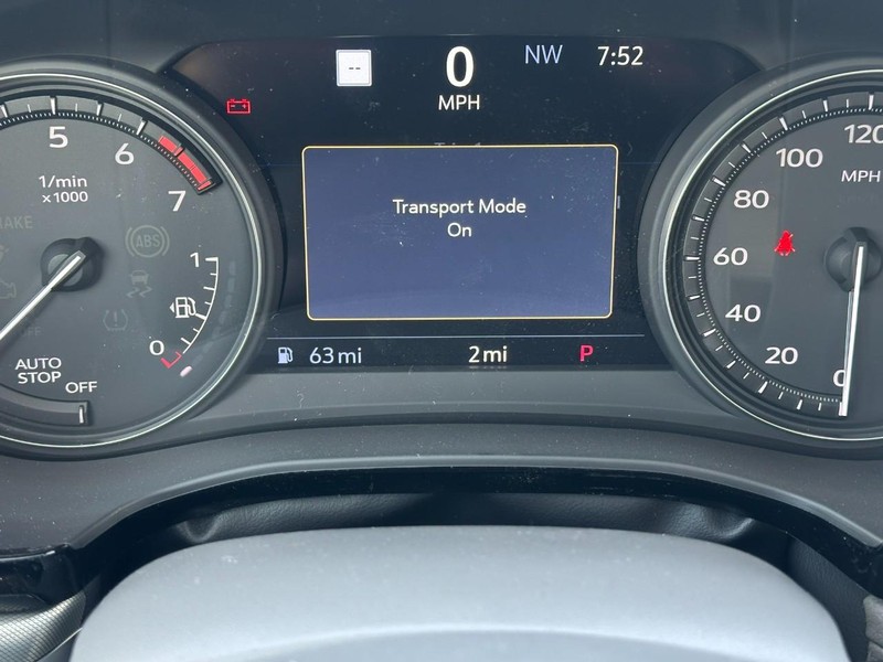 Cadillac XT5 Vehicle Full-screen Gallery Image 15