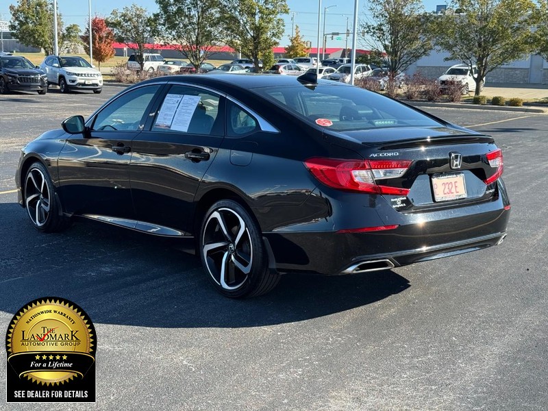 Honda Accord Sedan Vehicle Full-screen Gallery Image 6