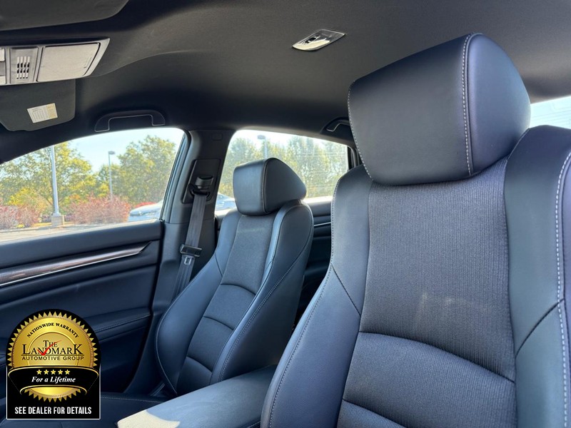 Honda Accord Sedan Vehicle Full-screen Gallery Image 9