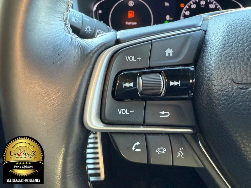 Honda Accord Sedan Vehicle Full-screen Gallery Image 10