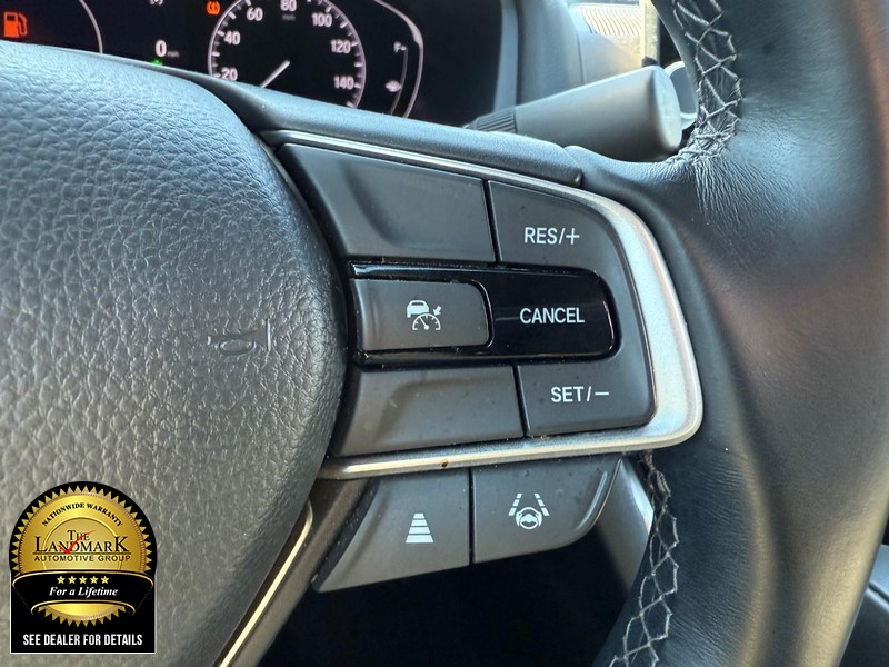 Honda Accord Sedan Vehicle Full-screen Gallery Image 11