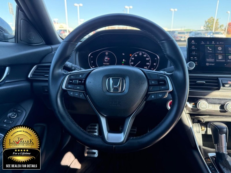 Honda Accord Sedan Vehicle Full-screen Gallery Image 16