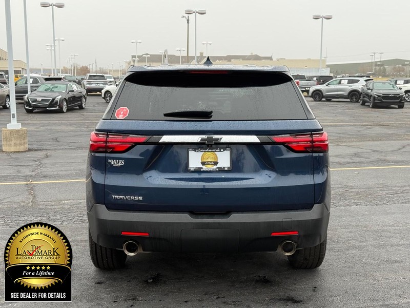 Chevrolet Traverse Vehicle Full-screen Gallery Image 7