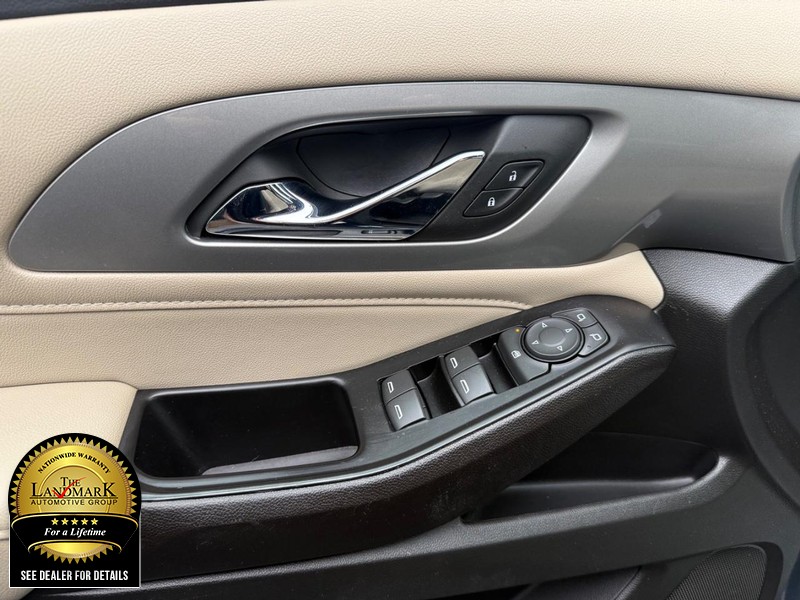 Chevrolet Traverse Vehicle Full-screen Gallery Image 8