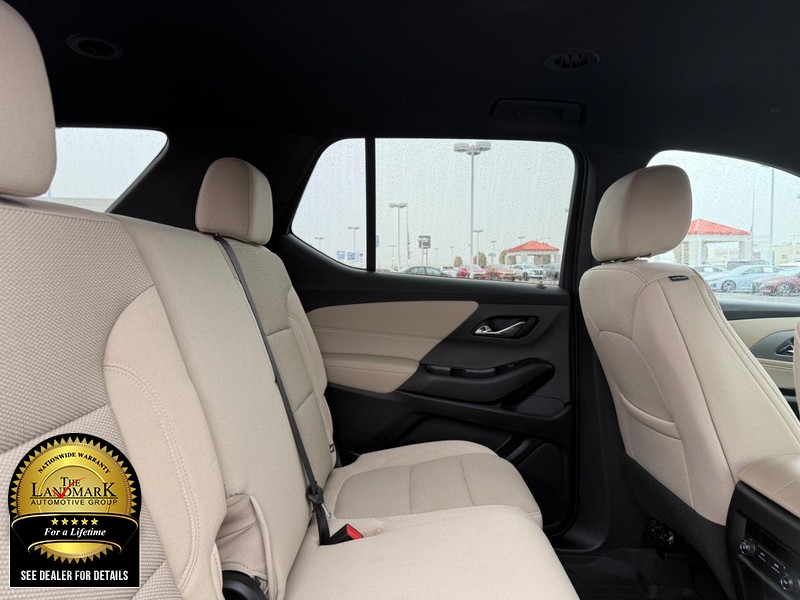 Chevrolet Traverse Vehicle Full-screen Gallery Image 14