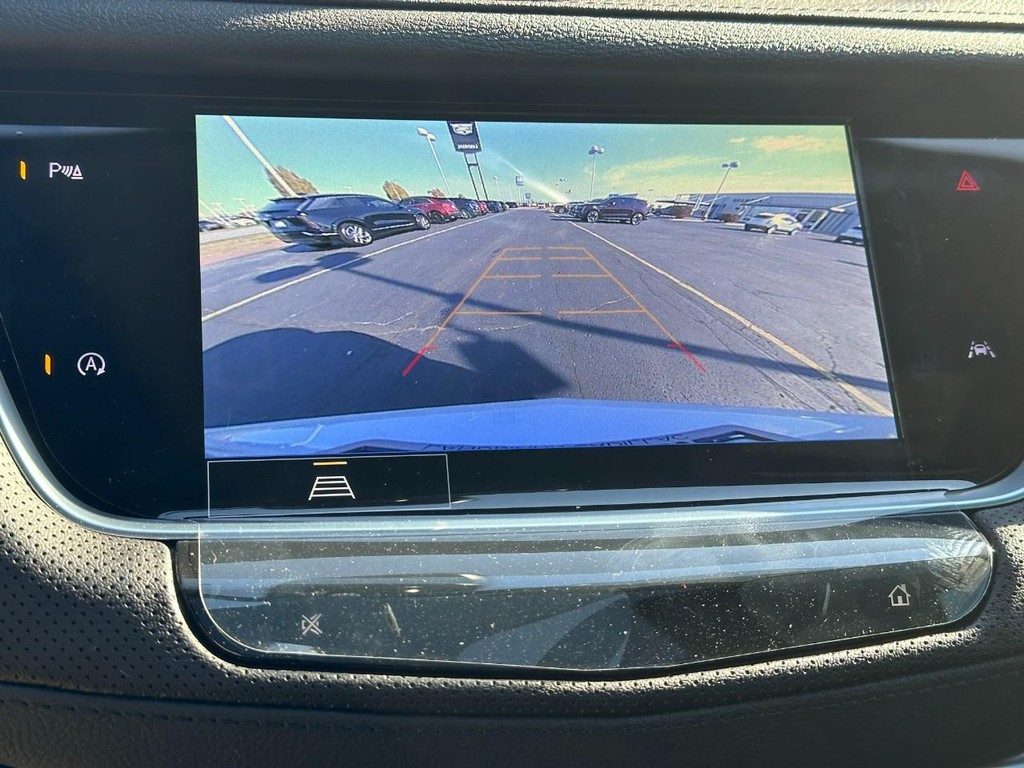 Cadillac XT6 Vehicle Full-screen Gallery Image 16